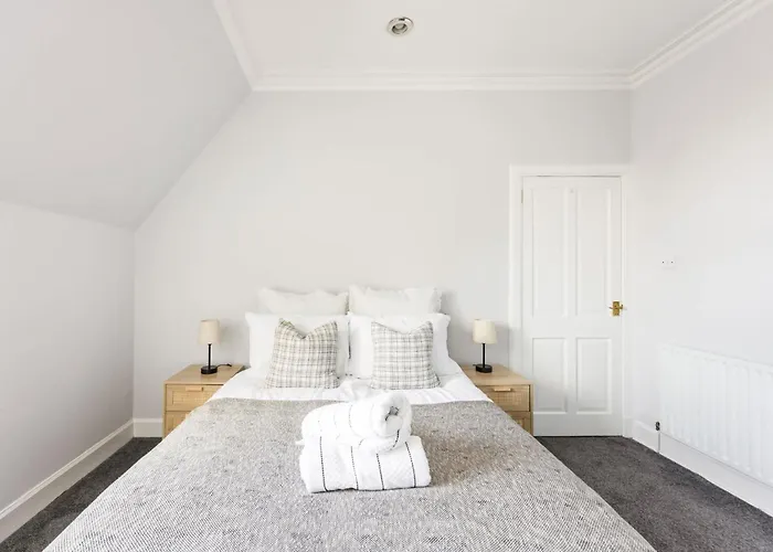 Apartment Bnbnova - 2br - West End - Near Castle *