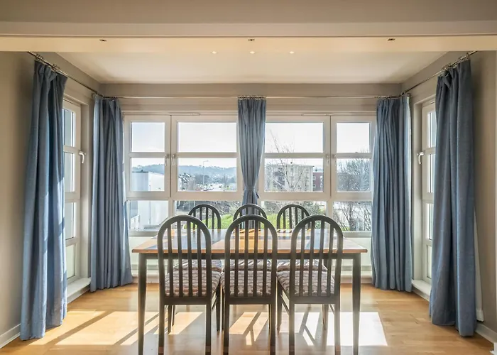 Bright Floor Haven Modern 2br In - Pass The Keys Edinburgh