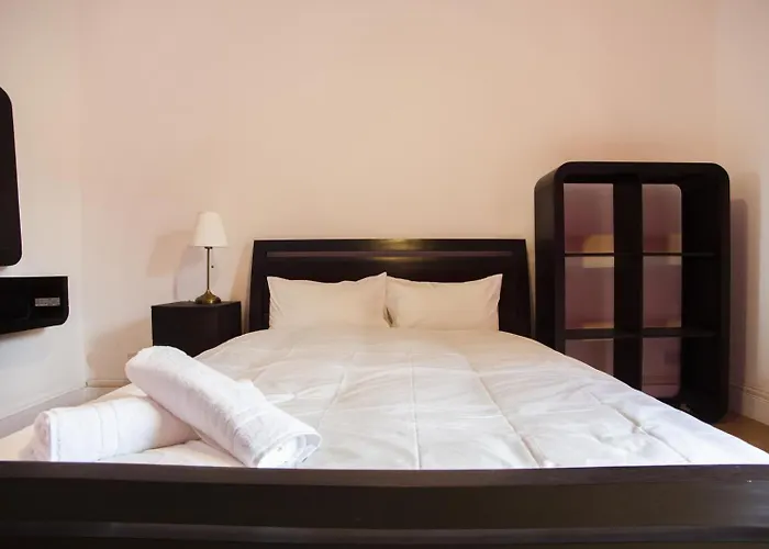 Lovely 3 Bdrm By Meadows