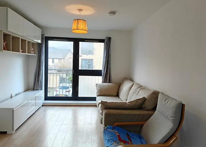 Anna Flat-spacious 2 Bed Flat With Free Parking And Quite Area * Edinburgh