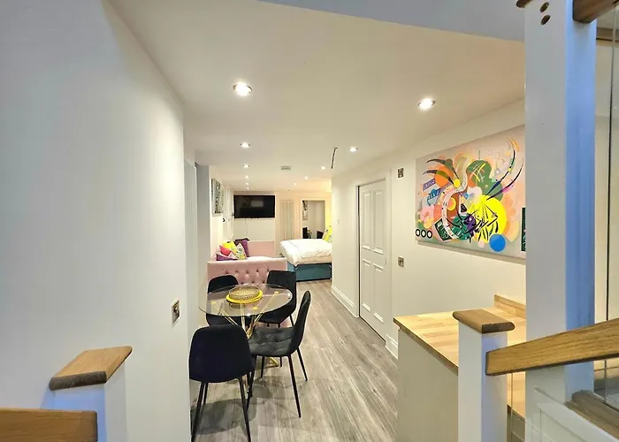 Stylish & Design Apartment- 3 Beds * Edinburgh