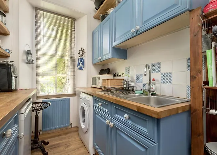 Cobblestone Colony Stockbridge Apartment *
