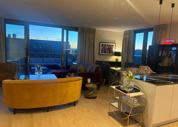 Stunning And Three Bedroom Penthouse With Roof Terrace Apartment Edinburgh