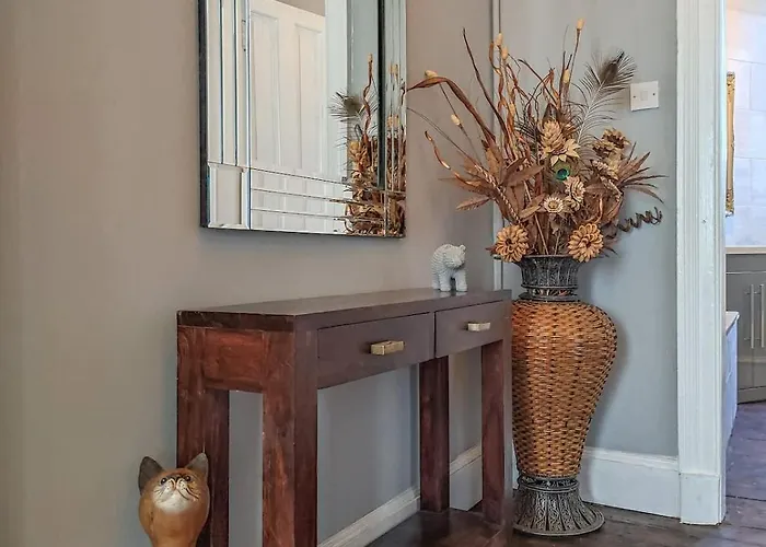 Beautiful Georgian New Town 2 Bed Apartment