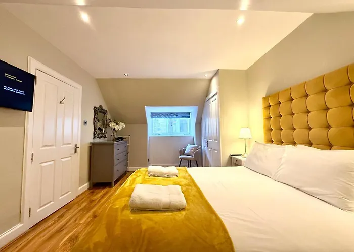 Historic Mews House 2br In Centre *