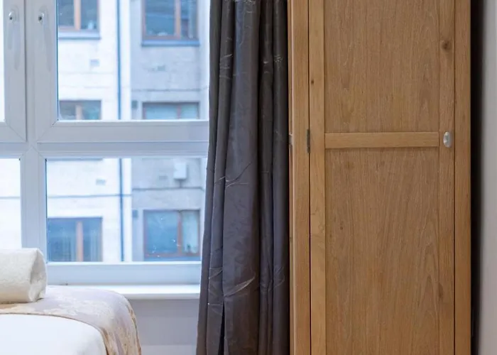 Apartment Elegant Stockbridge 3 Bdrm On The Canal Edinburgh