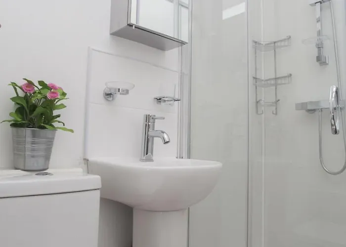 Lovely 3 Bdrm By Meadows *