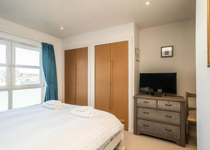Bright Floor Haven Modern 2br In - Pass The Keys * Edinburgh