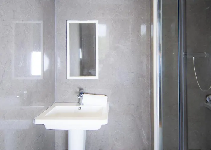 4 Bdrm Cosy By The Meadows * Edinburgh