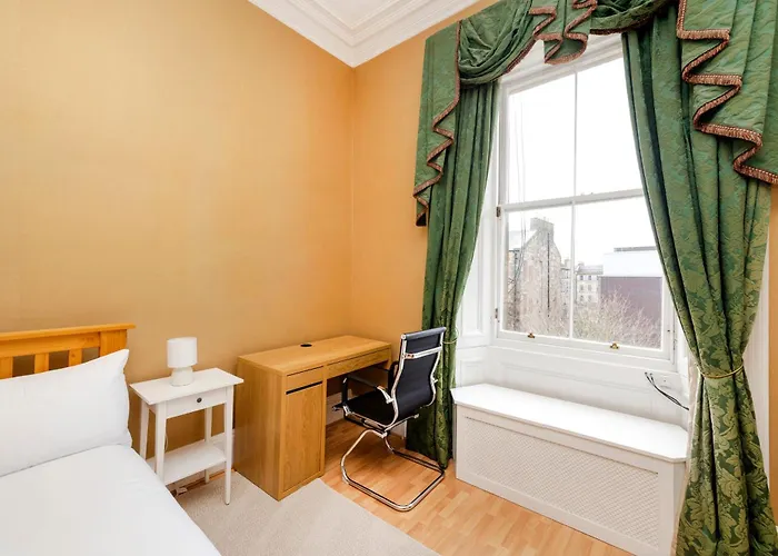 Stylish Southside Flat Near Old Town Apartment Edinburgh