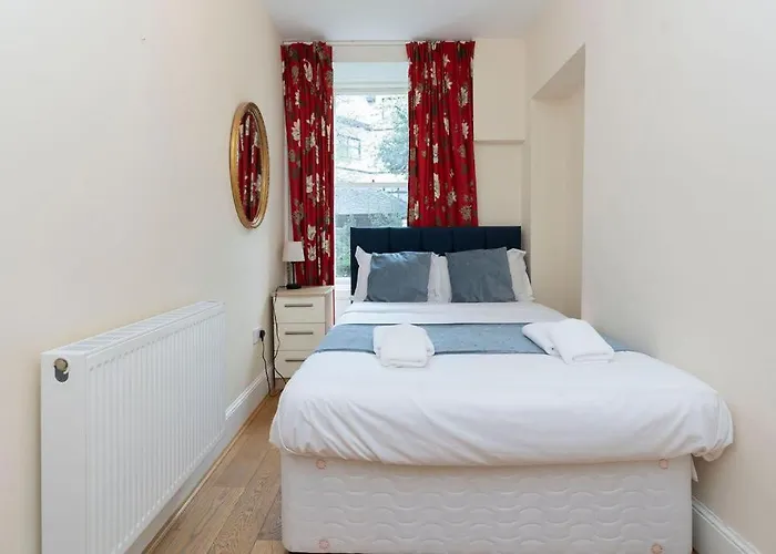 Gardners Crescent Apartment Edinburgh
