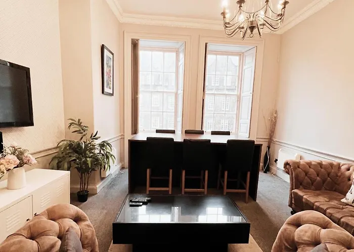 Old Town Apartment *