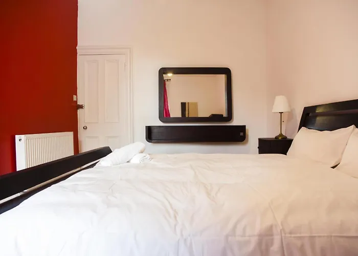 Lovely 3 Bdrm By Meadows Apartment