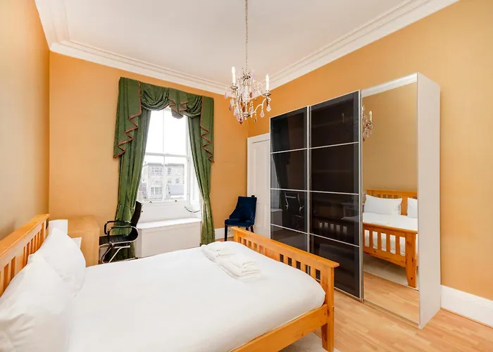 Apartment Stylish Southside Flat Near Old Town