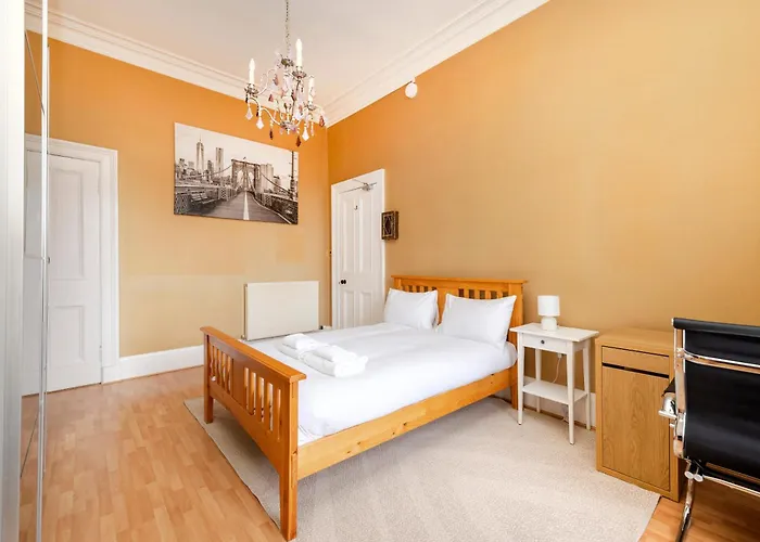 Stylish Southside Flat Near Old Town Apartment *