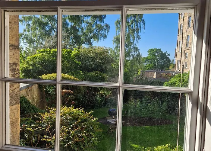 1 Bedroom In Historic Georgian Townhouse *