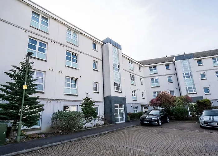 Apartment Bright Floor Haven Modern 2br In - Pass The Keys *