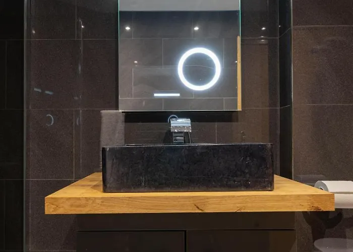 Elegant Stockbridge 3 Bdrm On The Canal Edinburgh