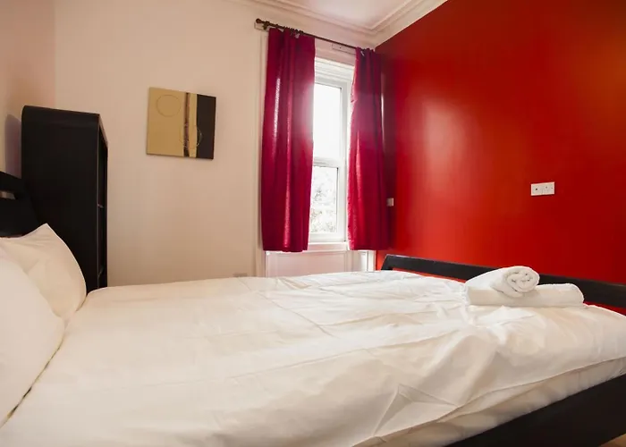 Lovely 3 Bdrm By Meadows Apartment *