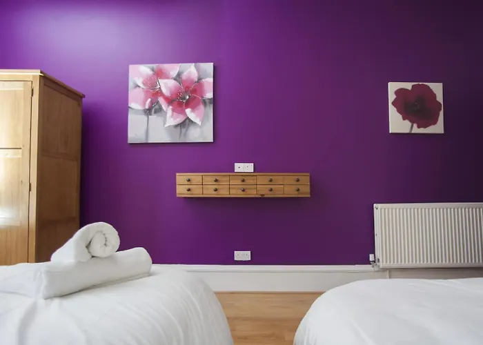 Lovely 3 Bdrm By Meadows Apartment *