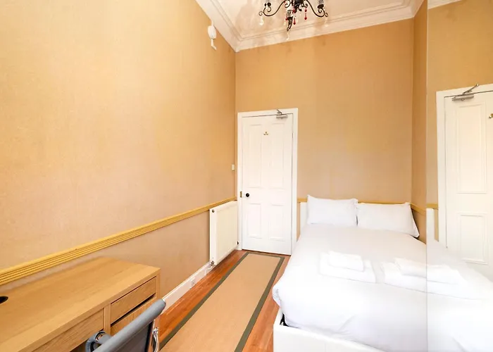 Stylish Southside Flat Near Old Town Apartment Edinburgh