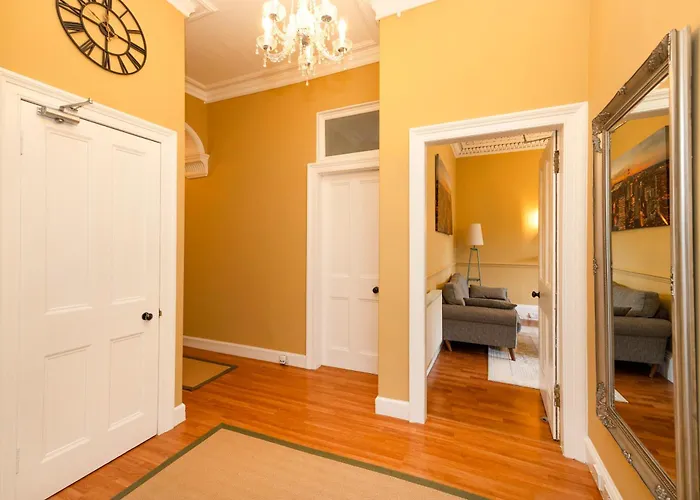Stylish Southside Flat Near Old Town * Edinburgh