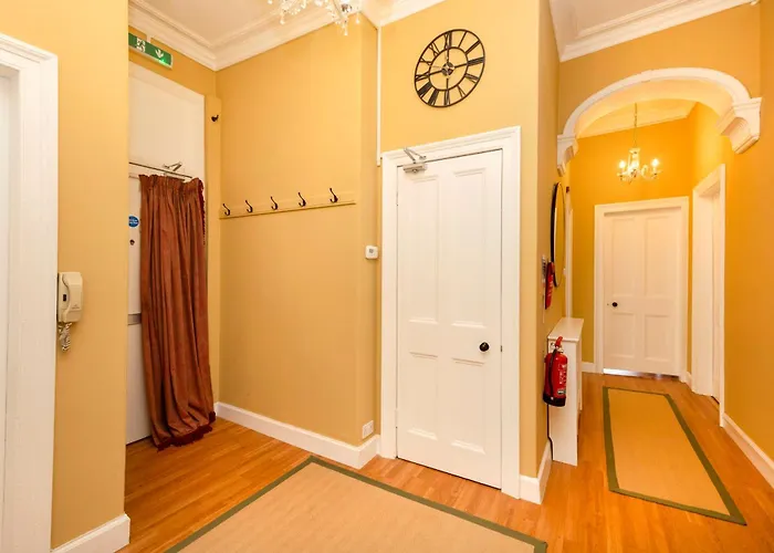 Apartment Stylish Southside Flat Near Old Town