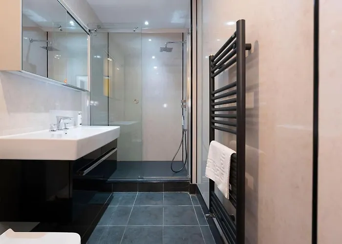 Gardners Crescent Apartment *