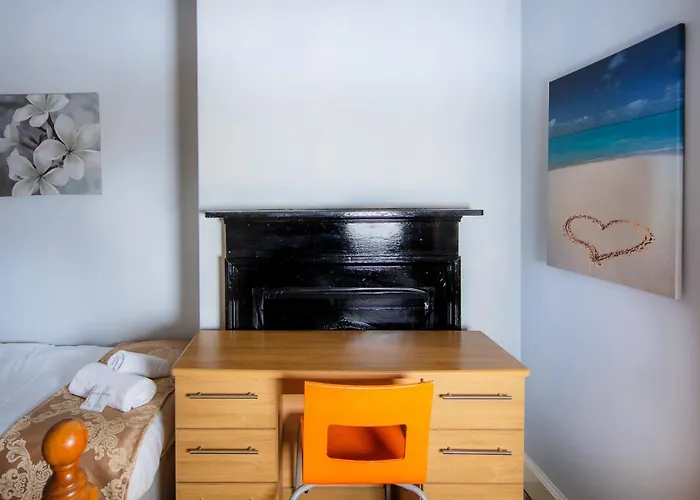 Apartamento 4 Bdrm Cosy By The Meadows *