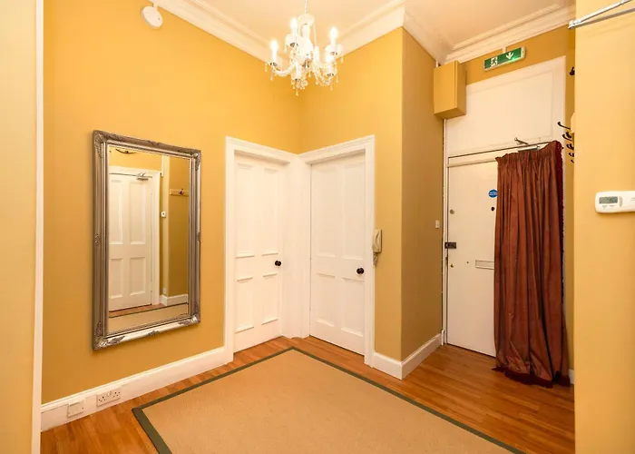 Stylish Southside Flat Near Old Town Apartment Edinburgh