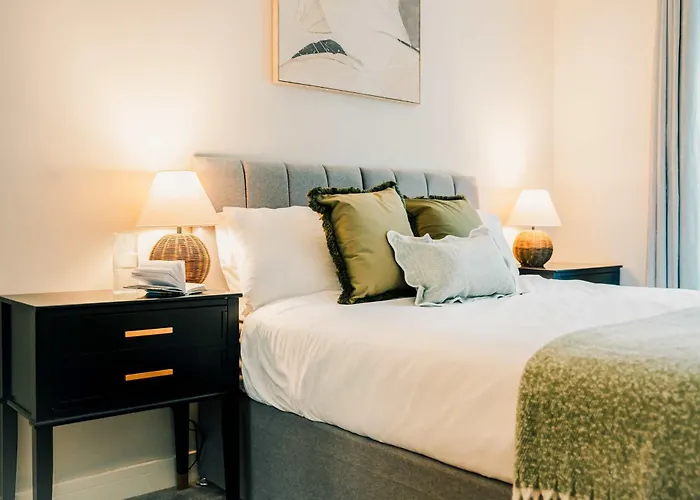 Modern 2 Bed With Parking Lejlighed