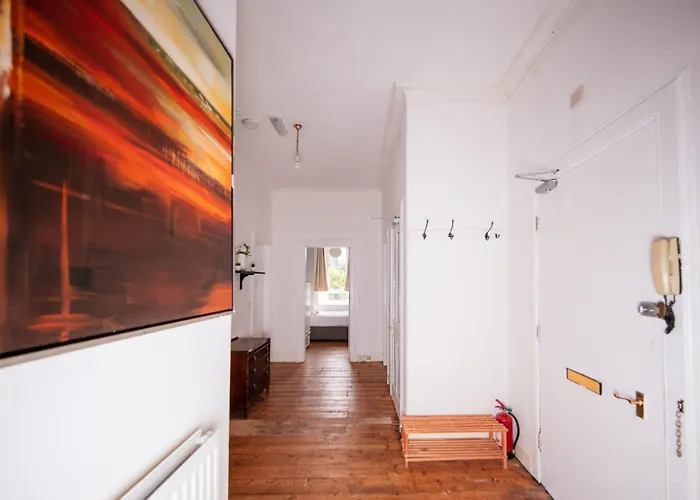 Apartamento 4 Bdrm Cosy By The Meadows Edimburgo