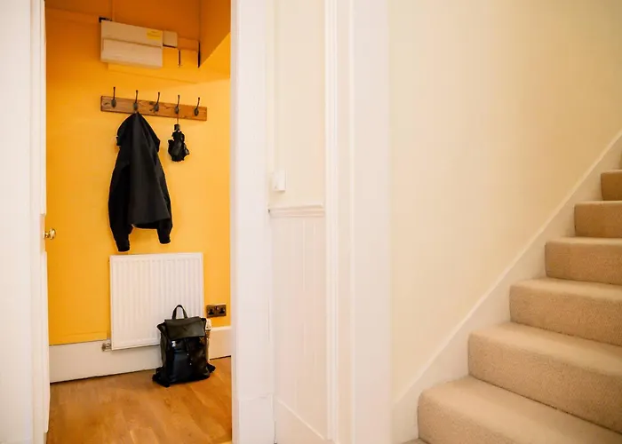 1 Bedroom In Historic Georgian Townhouse Apartment Edinburgh