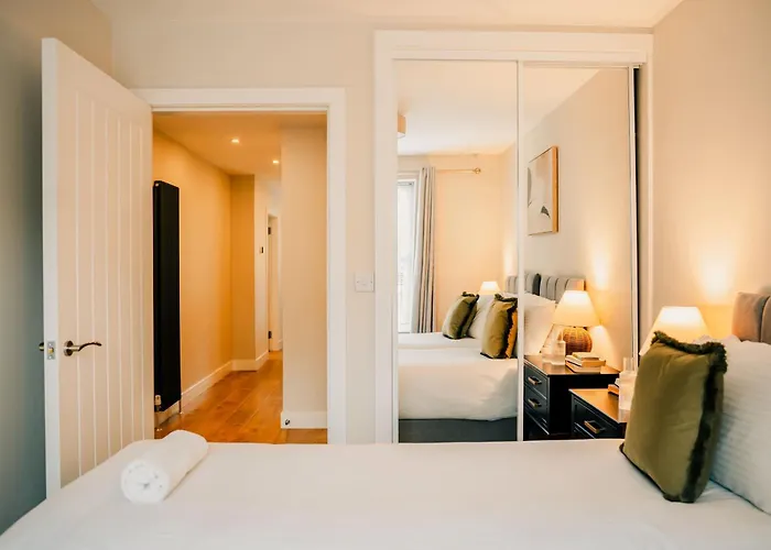 Modern 2 Bed With Parking Edinburgh