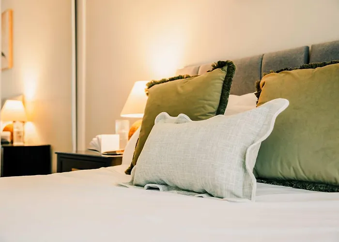 Modern 2 Bed With Parking Lejlighed