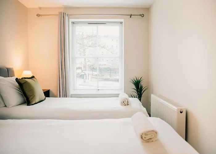 Modern 2 Bed With Parking Edinburgh