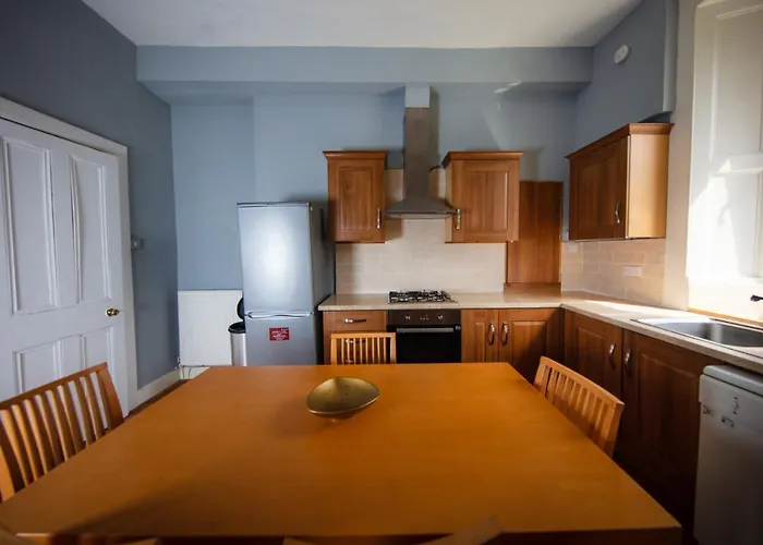 Apartamento 4 Bdrm Cosy By The Meadows *