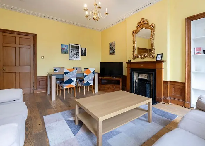 Apartment Gardners Crescent