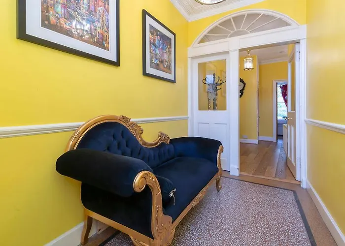 Gardners Crescent Apartment Edinburgh