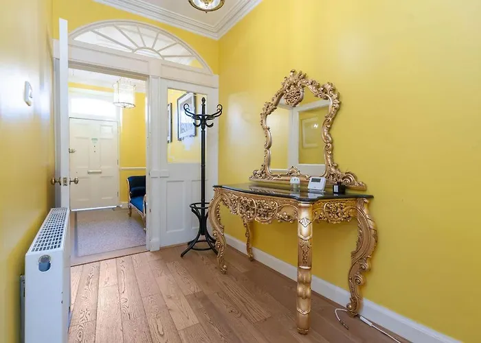 Apartment Gardners Crescent