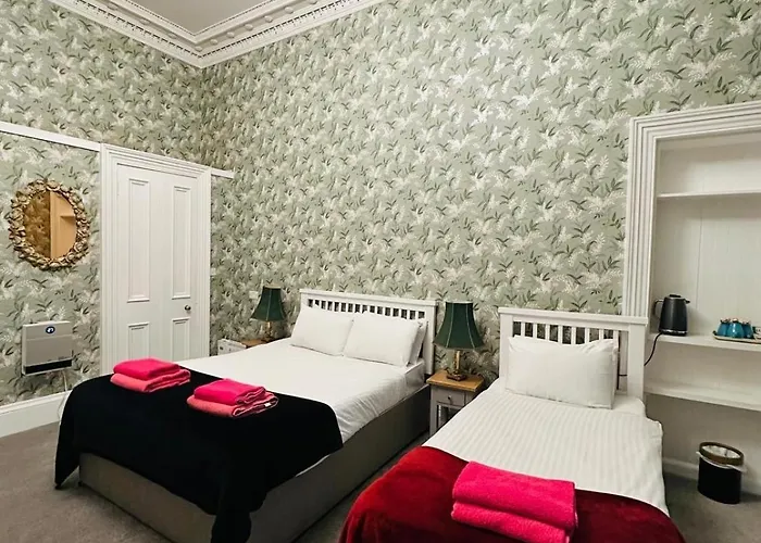 Eliza House 3*