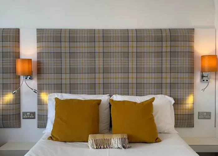 Edinburgh37 4*