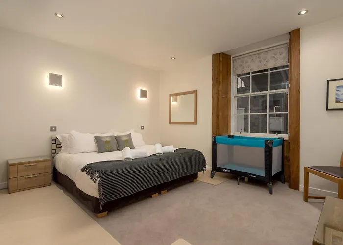 The York Place * Edinburgh