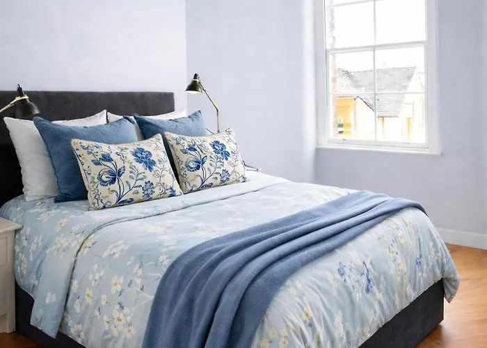 Апартаменты Royal Mile Apartment Excellent Location 3Rd Floor No Lift