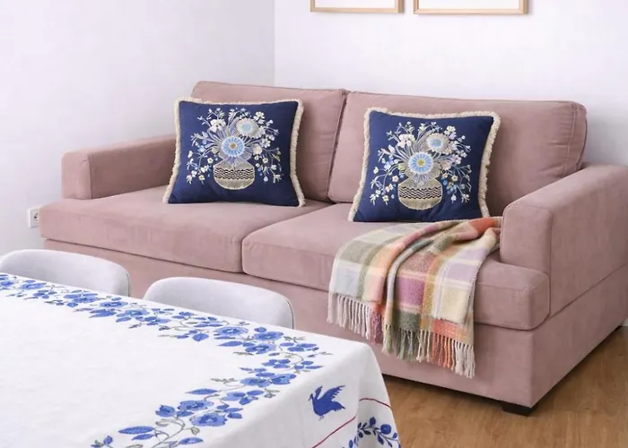 Апартаменты Royal Mile Apartment Excellent Location 3Rd Floor No Lift *