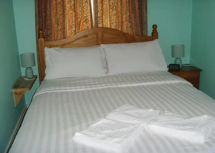 Twin Lions 2* Edinburgh