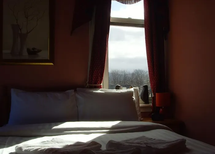 Twin Lions 2* Edinburgh