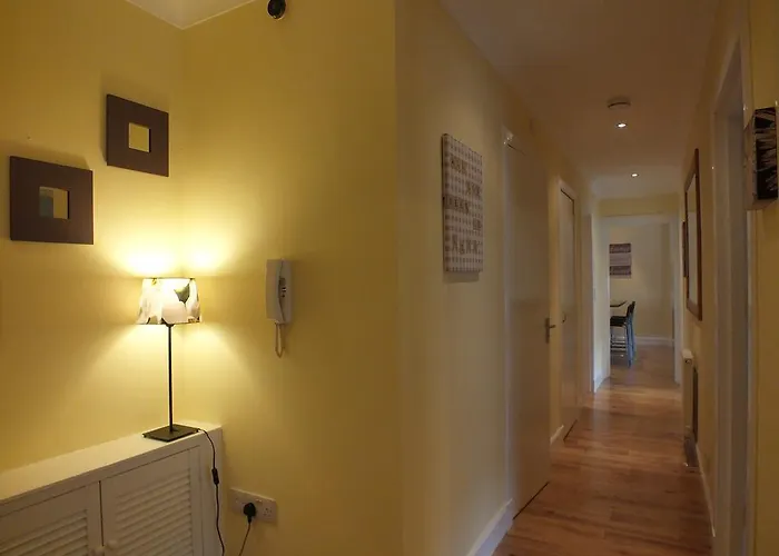 皮卡第广场公寓