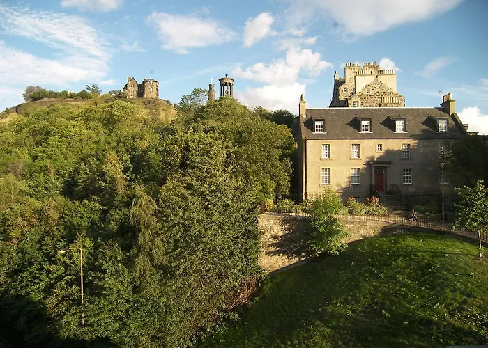 Central Calton Hill What A View * Edinburgh