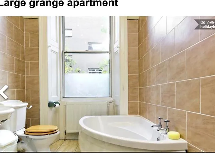 Large Grange Lejlighed *